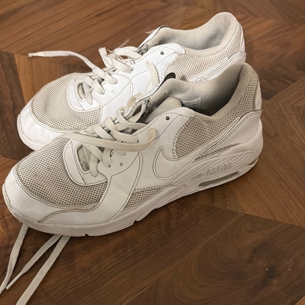 White Nike Air Max Sneakers Good condition